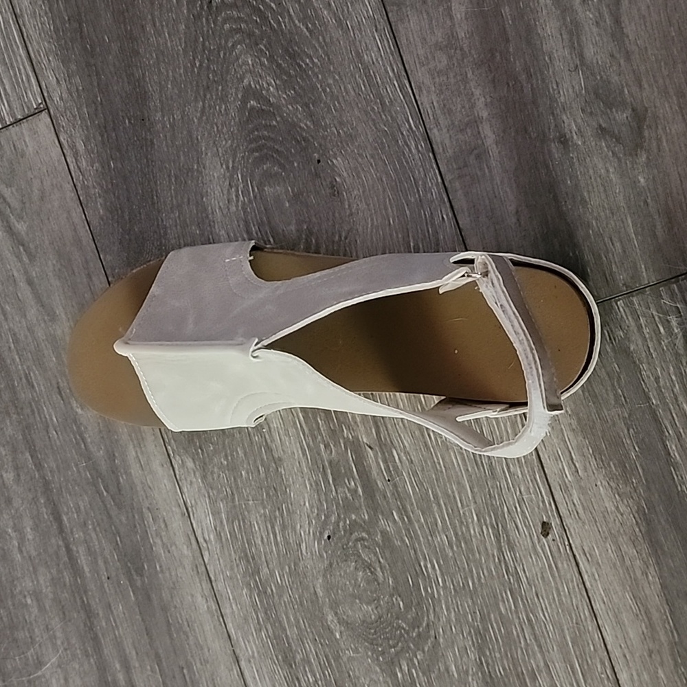 Sandal - Picture 3 of 3